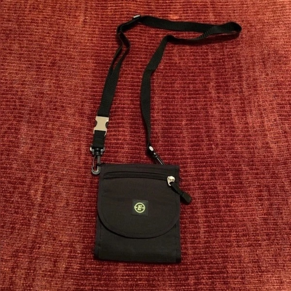 (NWOT) Crossbody Travel Wallet